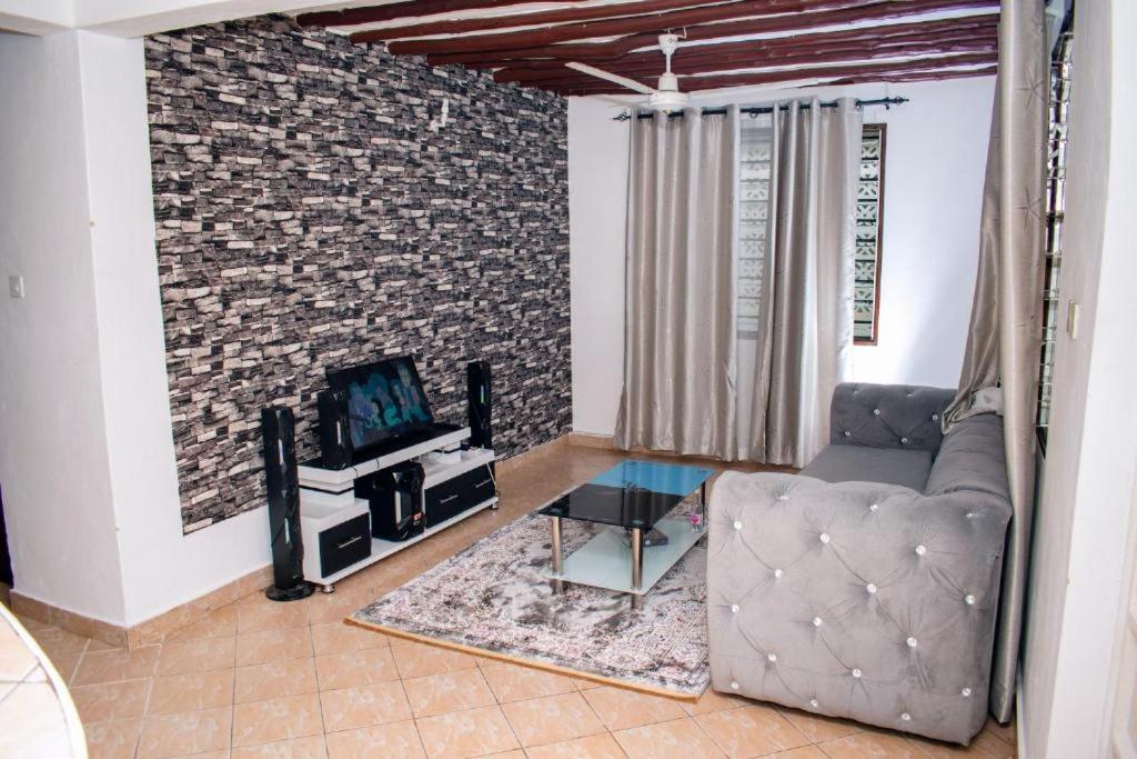 Lux Suites Diani Holiday Villas Диани Бийч Екстериор снимка